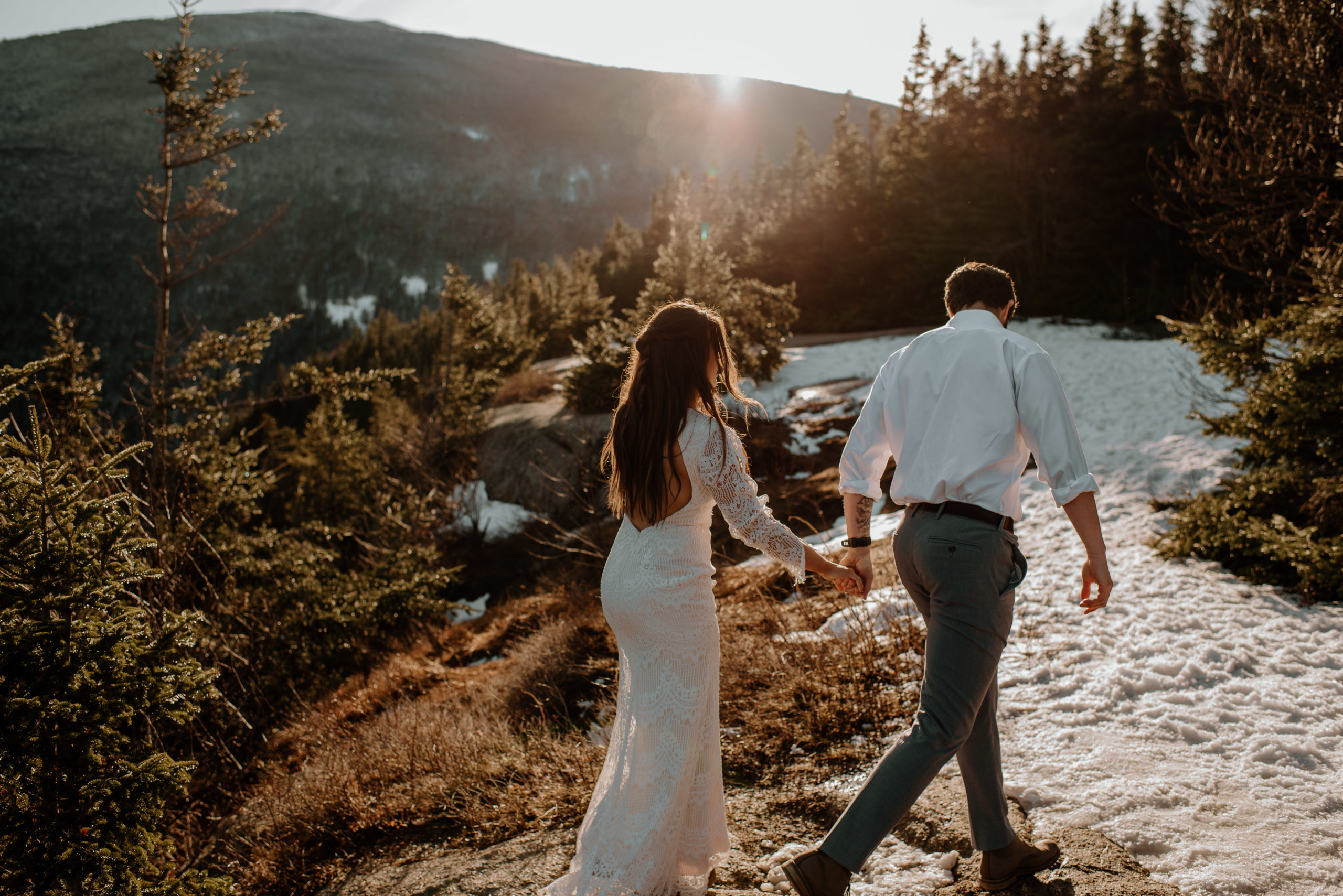A complete guide to eloping in the White Mountains of NH.