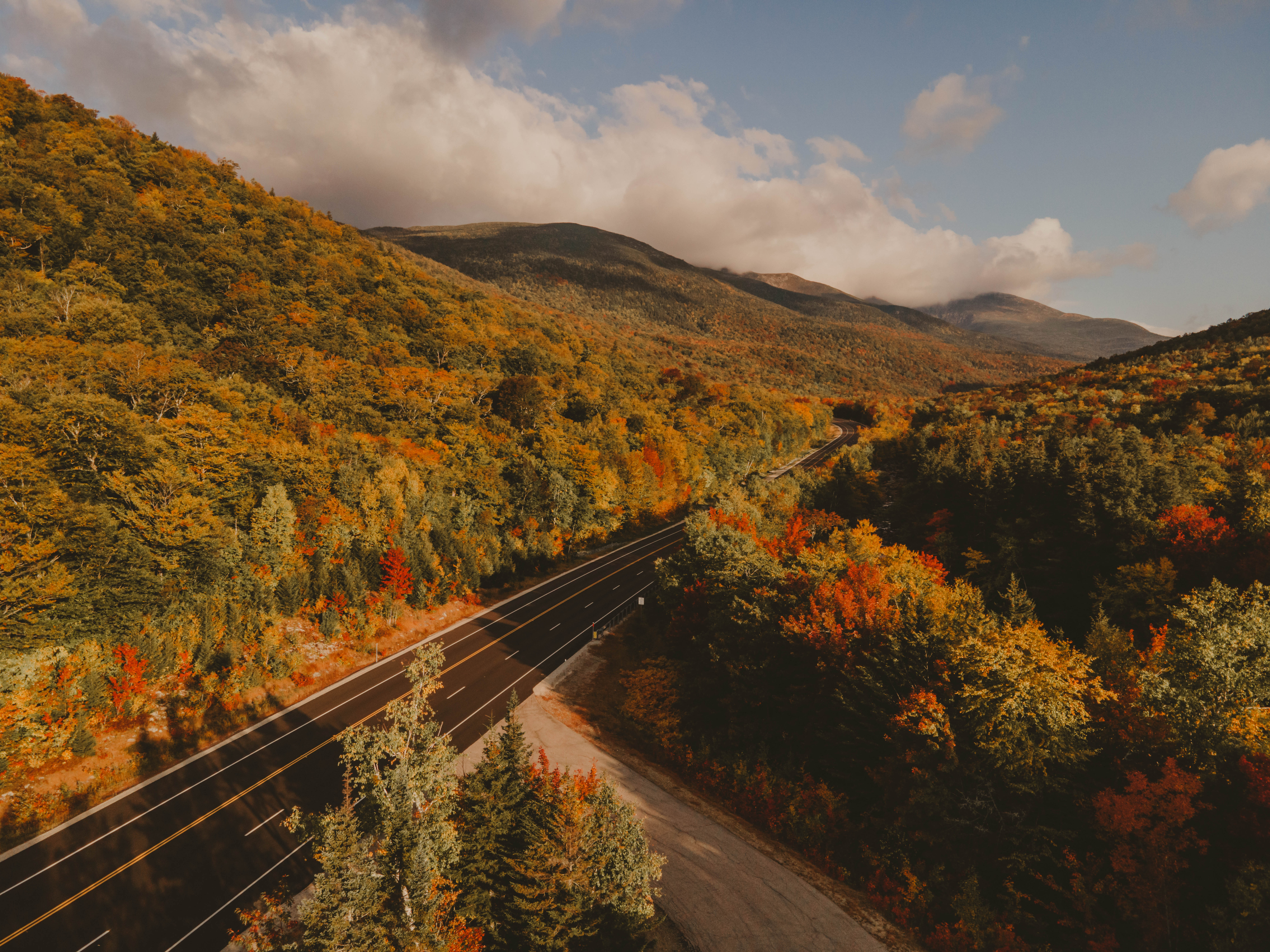 A complete guide to eloping in the White Mountains of NH include visiting during peak fall foliage.